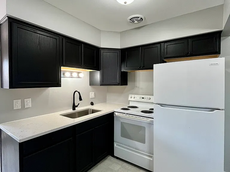 4059 Longtin Ave — Photo 1