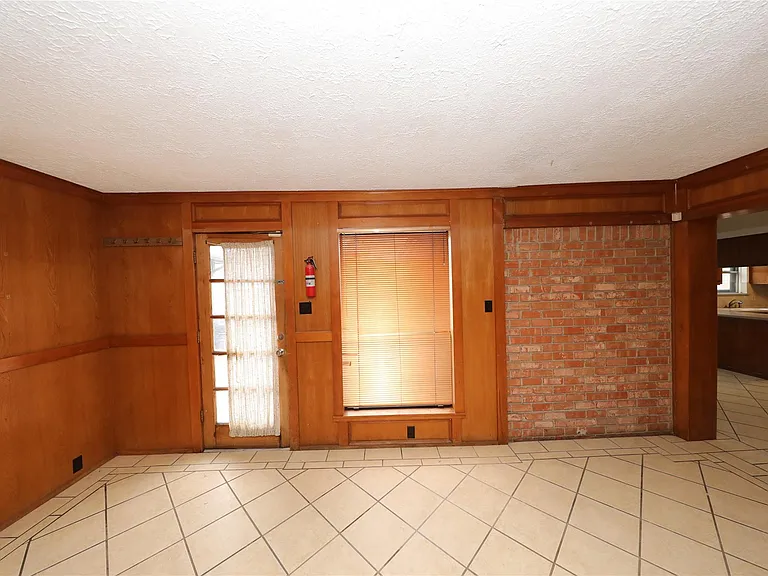 8519 Leader St — Photo 23