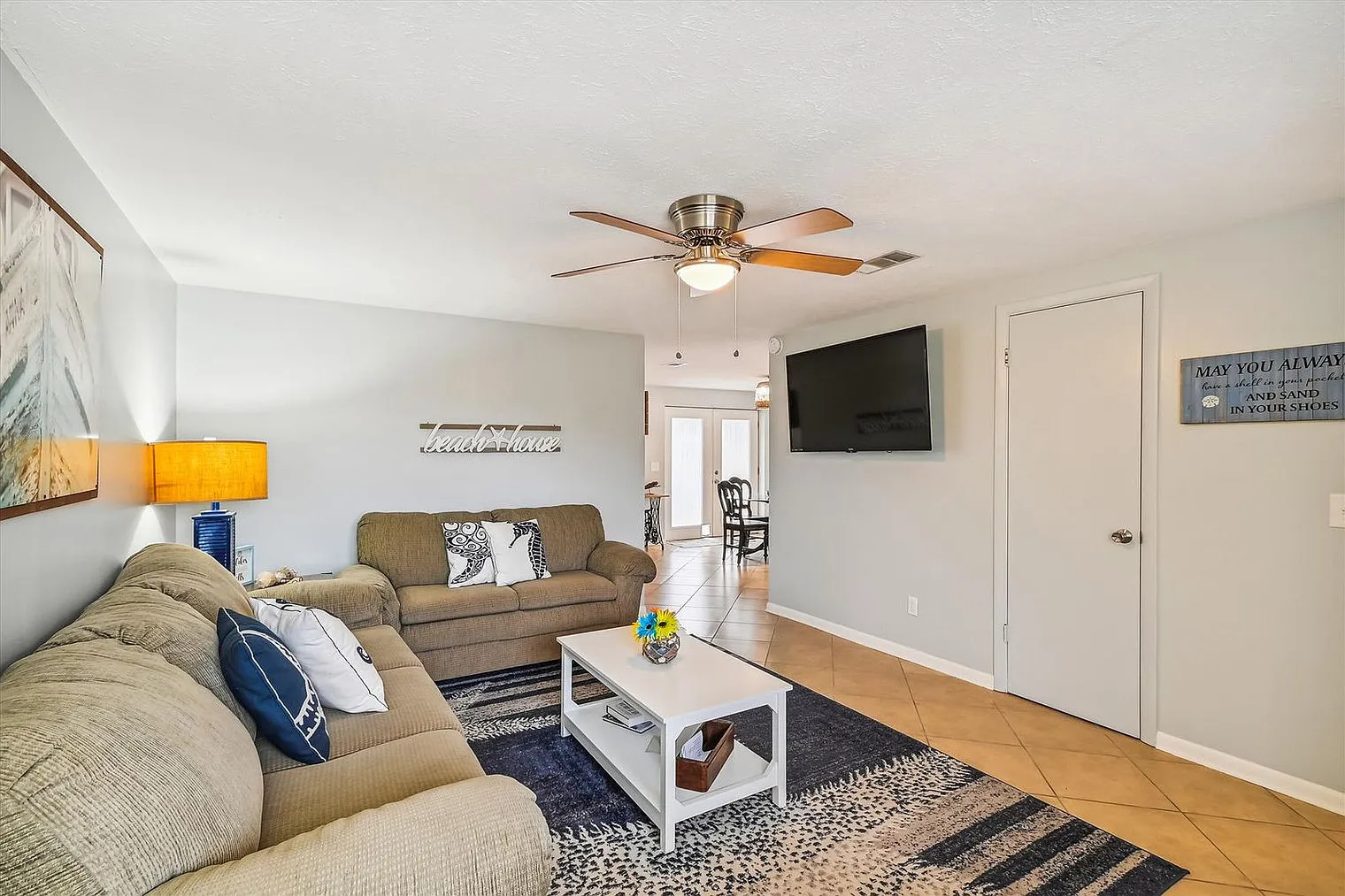 2 bed, 2.0 bath, 1087 sqft, $7,029 — Photo 2