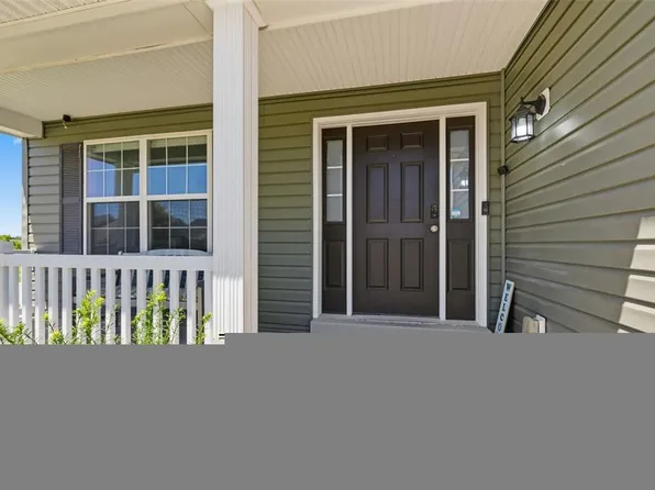 211 Pearl Vista Dr, O'Fallon, MO 63366