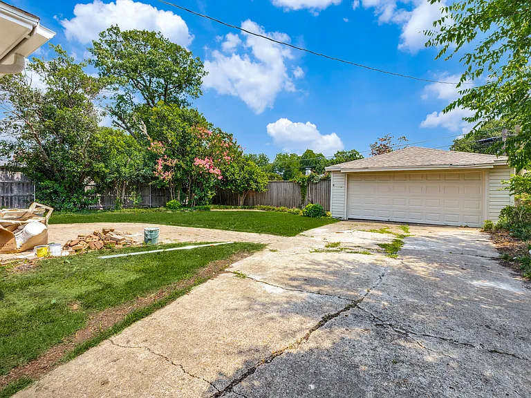 6536 Patrick Dr — Photo 25