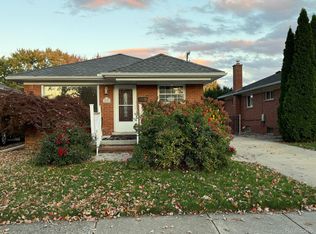 4201 McKinley St, Dearborn Heights, MI 48125