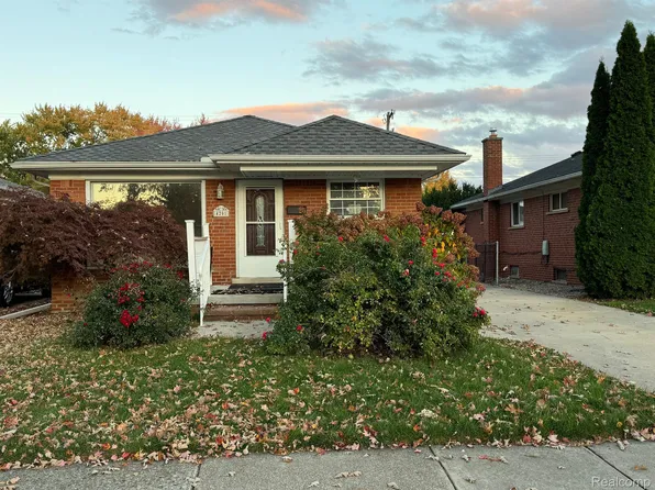 4201 McKinley St, Dearborn Heights, MI 48125