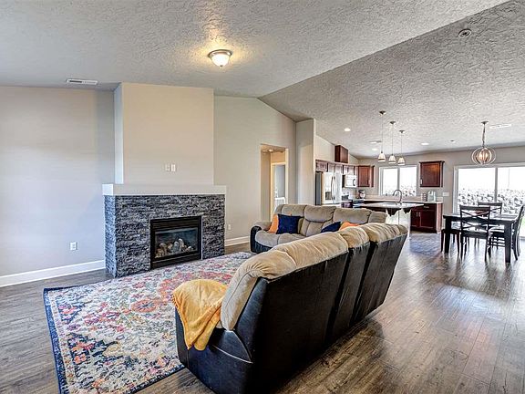 4th image of 5613 Belmont Dr