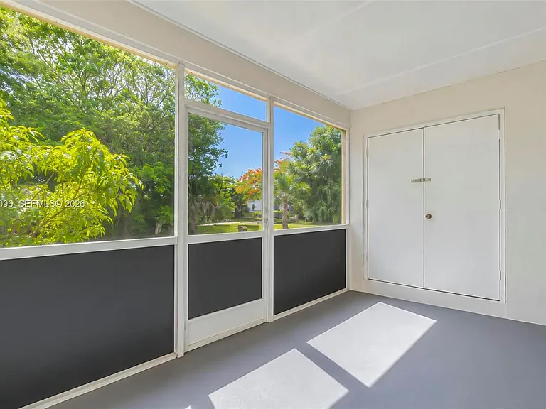22 Canterbury Ln #22 — Photo 31