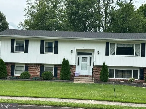 27 K Dr, Pennsville, NJ 08070