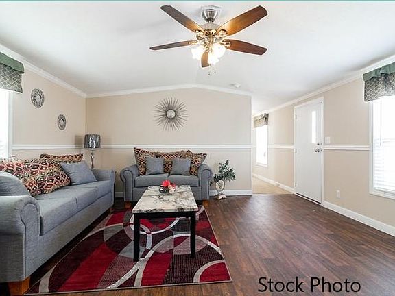 3rd image of 8 Dena Dr