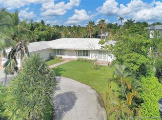 313 Centre Is #313, North Miami Beach, FL 33160