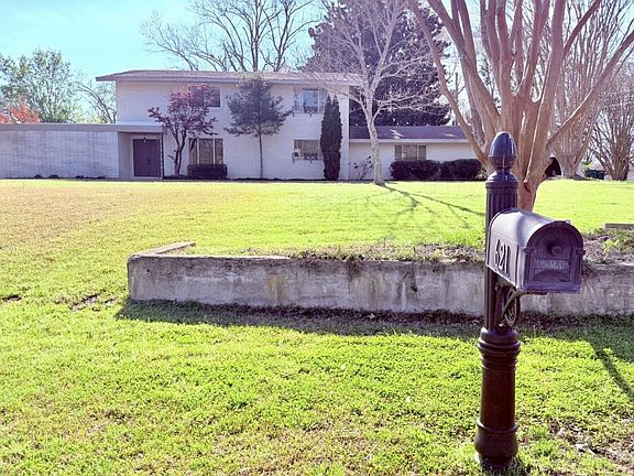 3rd image of 621 Filgo Rd