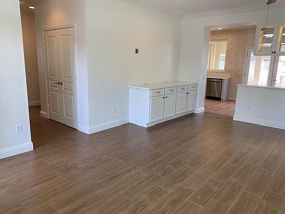 5th image of 100 Golden Spike Ct