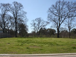 302 Manor House Ln, Lafayette, LA 70507