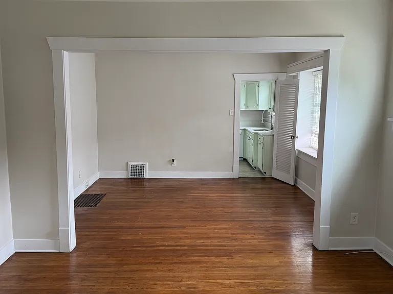 741 W Vine St — Photo 7