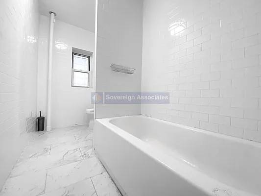 Rented by Sovereign Associates | media 25