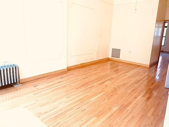 3rd image of 6 Brevoort Pl #2L