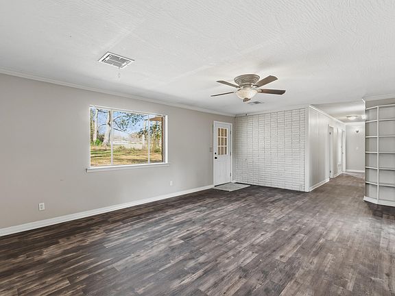 3rd image of 808 Ladner St