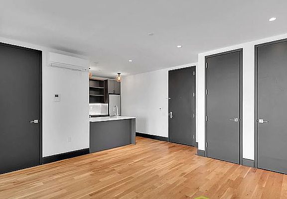 4th image of 1134 Fulton St APT 3W