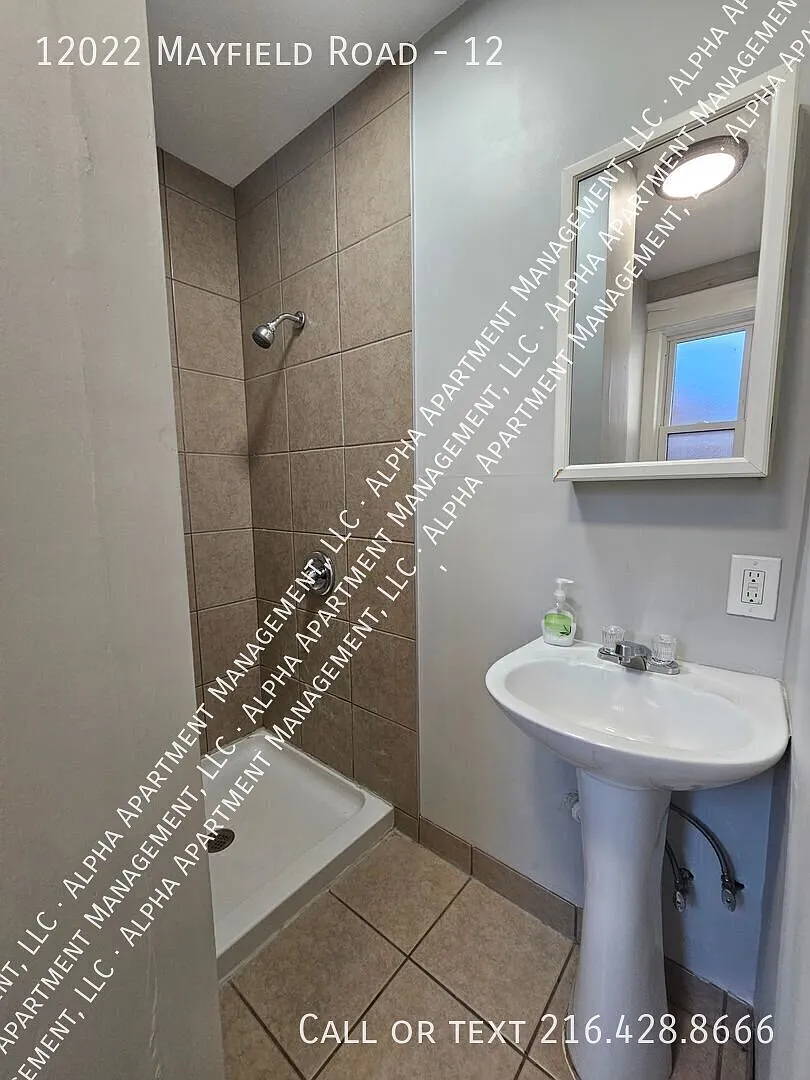 Gorgeous 2bd/1ba In The Heart of Little Italy! — Photo 4