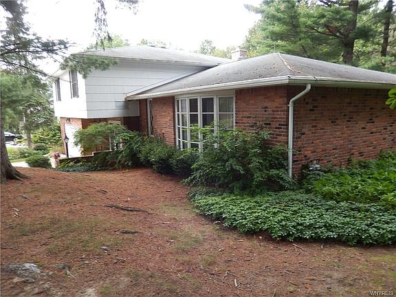 4th image of 18 Poplar Ave