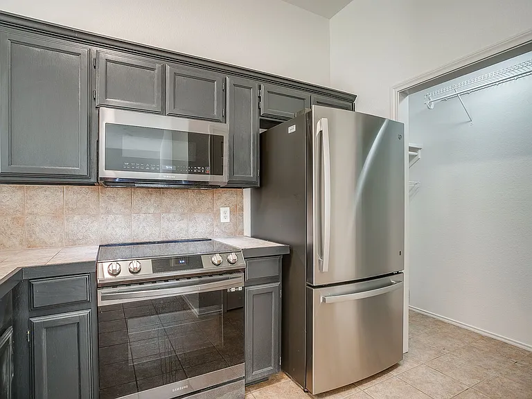 5323 Northridge Blvd — Photo 28