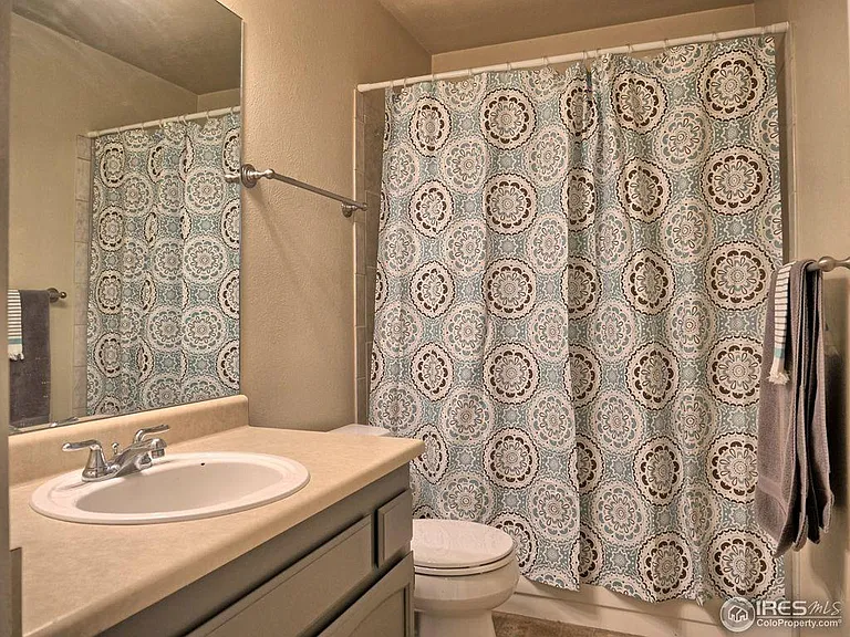 2426 S High St — Photo 14