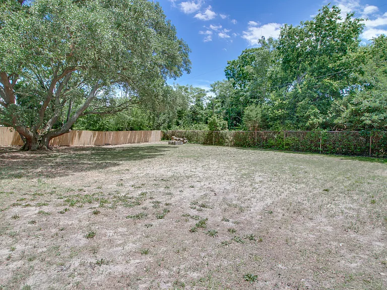 1273 Little Bay Ave — Photo 32