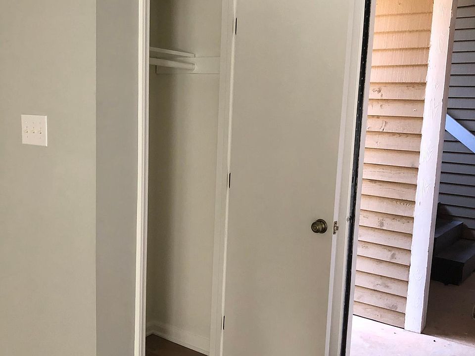 Coat closet