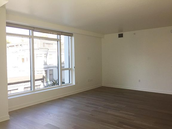 3rd image of 1688 Pine St #W