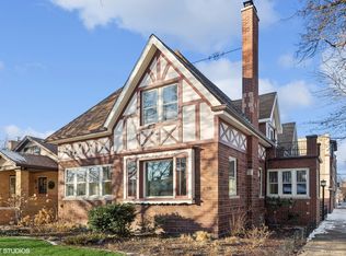 6736 N Hermitage Ave, Chicago, IL