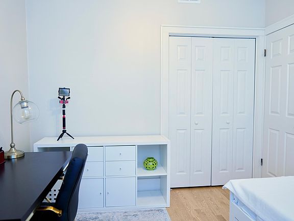 5th image of 6026 N Fairfield Ave #1