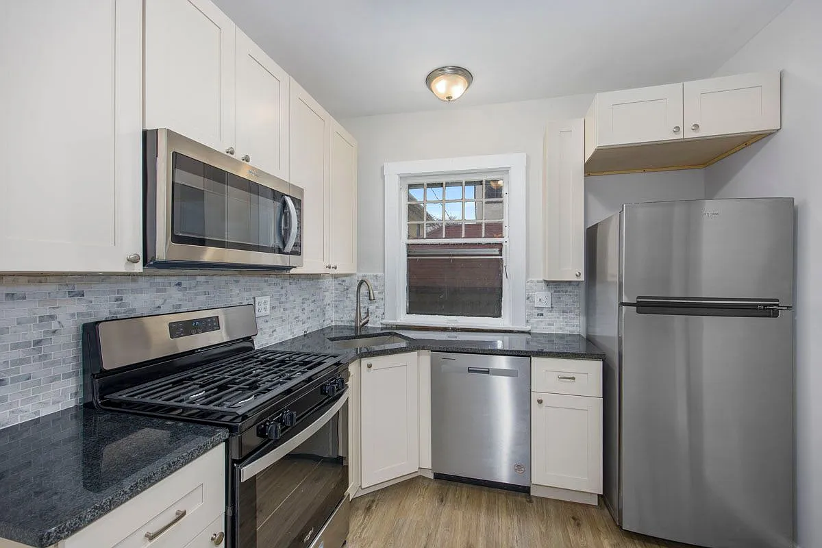 3 bed, 2.0 bath, $1,990 — Photo 3
