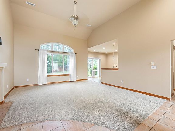 3rd image of 2295 Limar Ct