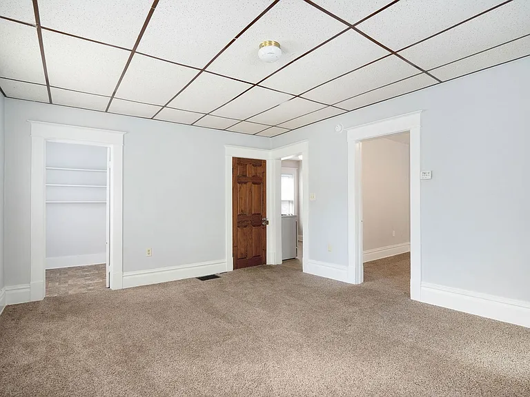 1147 Hermitage SE — Photo 3