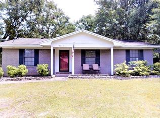 1110 Woodlake Dr, Cantonment, FL 32533