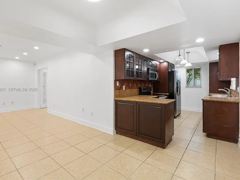 5770 SW 55th St — Photo 17