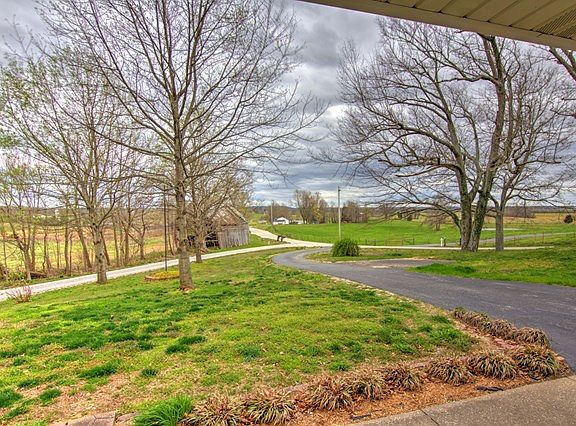 3rd image of 6431 Highway 762