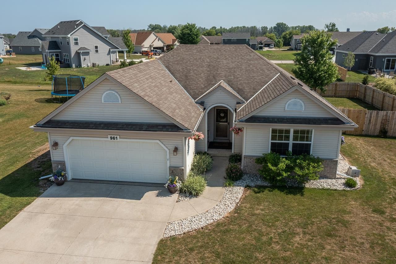 961 Goschey DRIVE, Belgium, WI 53004 Zillow