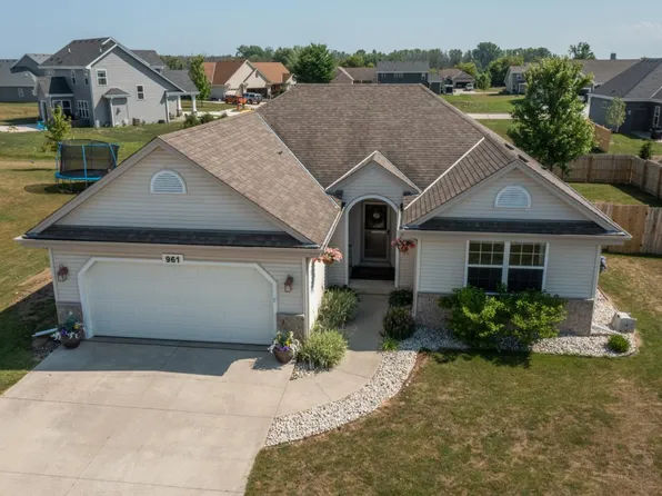 961 Goschey DRIVE, Belgium, WI 53004