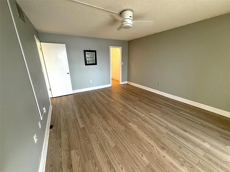 4775 Cove Cir #202 — Photo 11