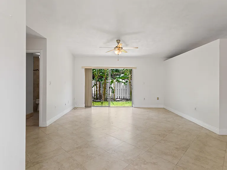 13945 Langley Pl — Photo 29
