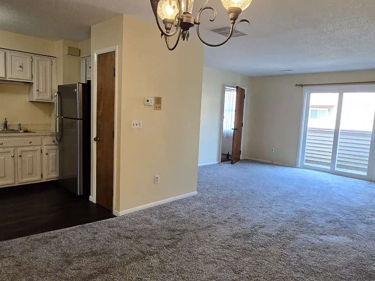 1300 Capitol Ave #C — Photo 6