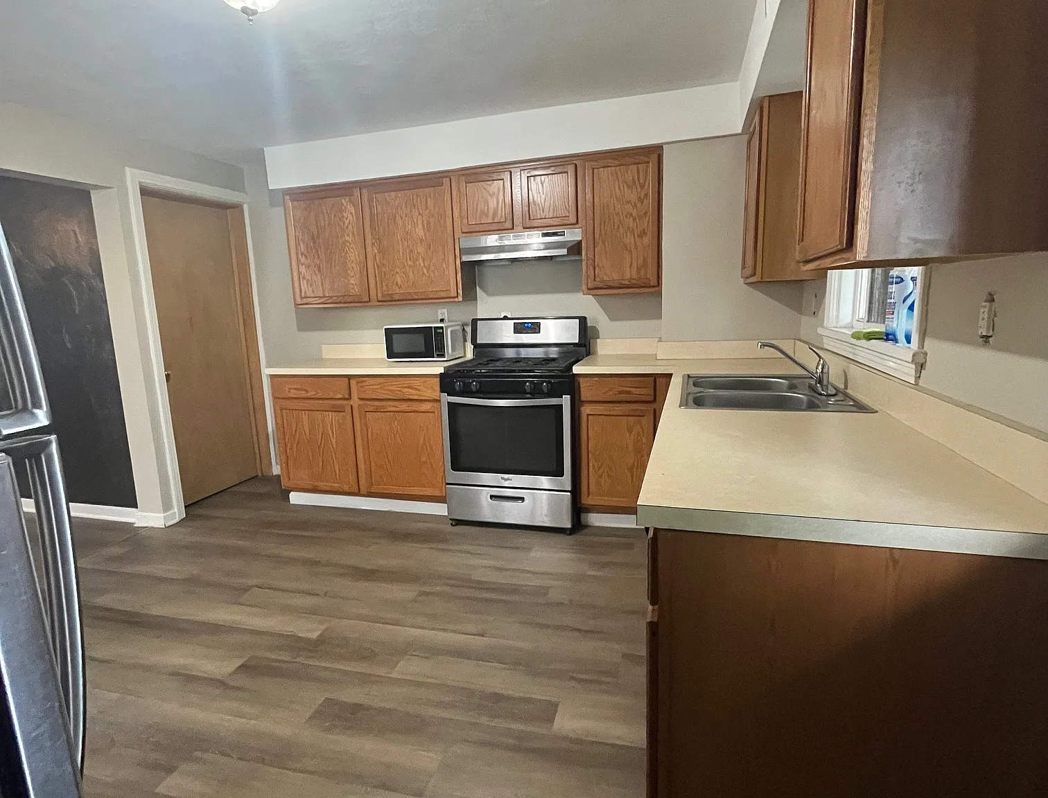 3 bed, $1,695 — Photo 3