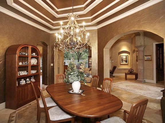 Formal Dining to Foyer