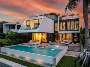 1369 N Venetian Way, Miami Beach, FL 33139