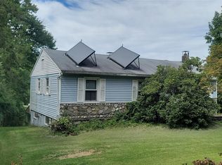 121 Sycamore Dr, New Windsor, NY 12553