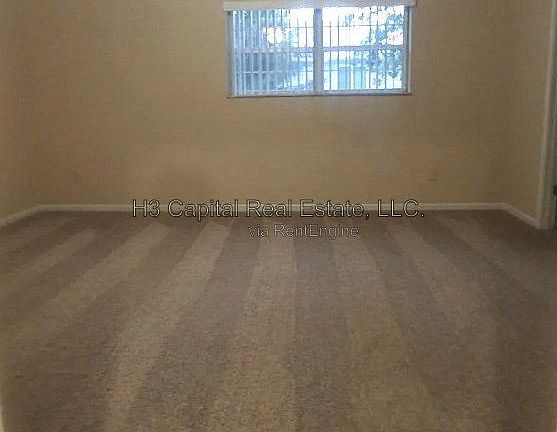 5th image of 319 Hannah Dr