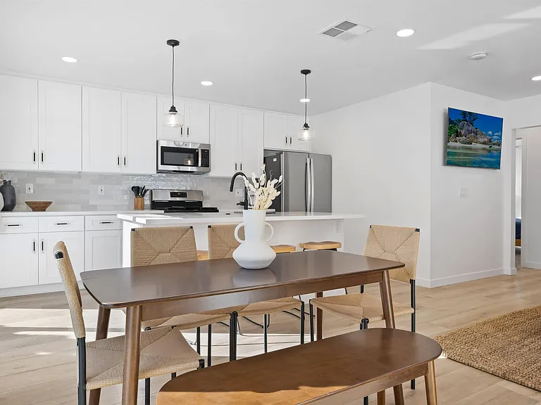 836 Island Ct — Photo 3