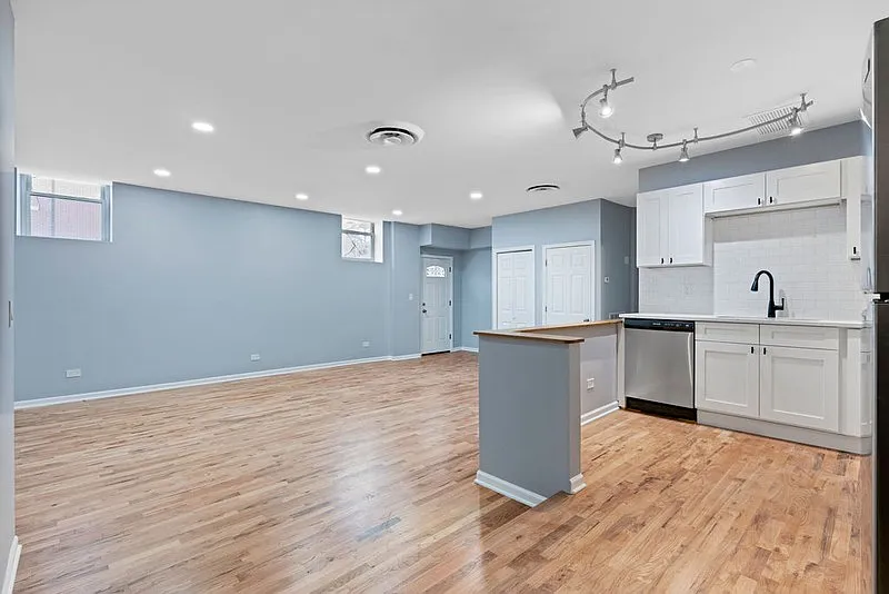 2 bed, 2.0 bath, 1000 sqft, $2,750 — Photo 3