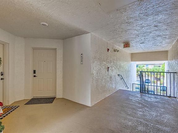 3rd image of 800 Crestwood Ct S APT 820
