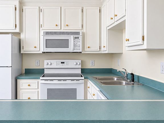 5th image of 3930 Azalea Driveunit S