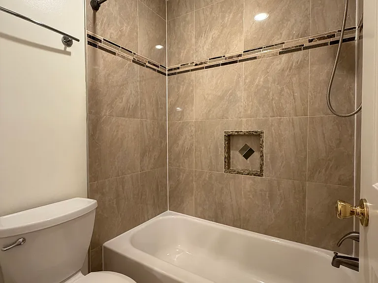 10404 Parthenon Ct — Photo 22